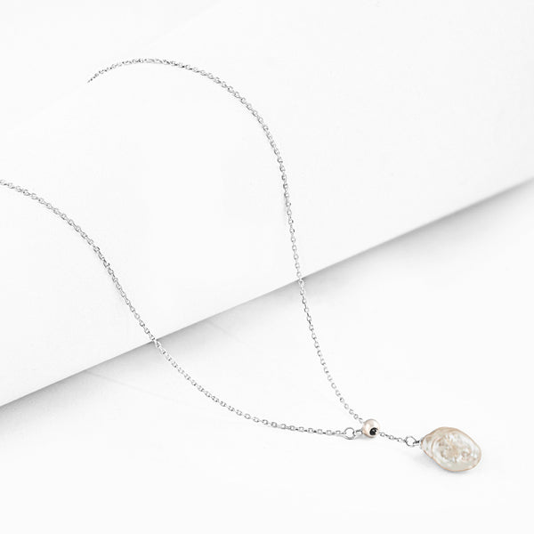 Silver Necklace with a Pearl Drop