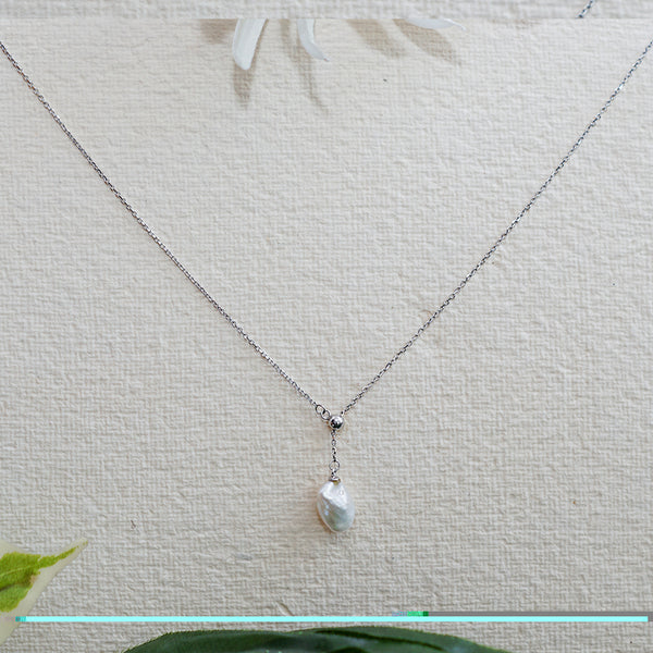 Silver Necklace with a Pearl Drop