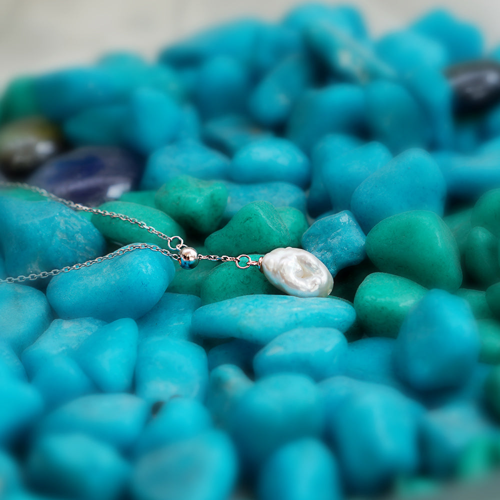 Silver Necklace with a Pearl Drop