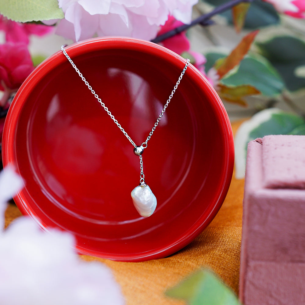 Silver Necklace with a Pearl Drop